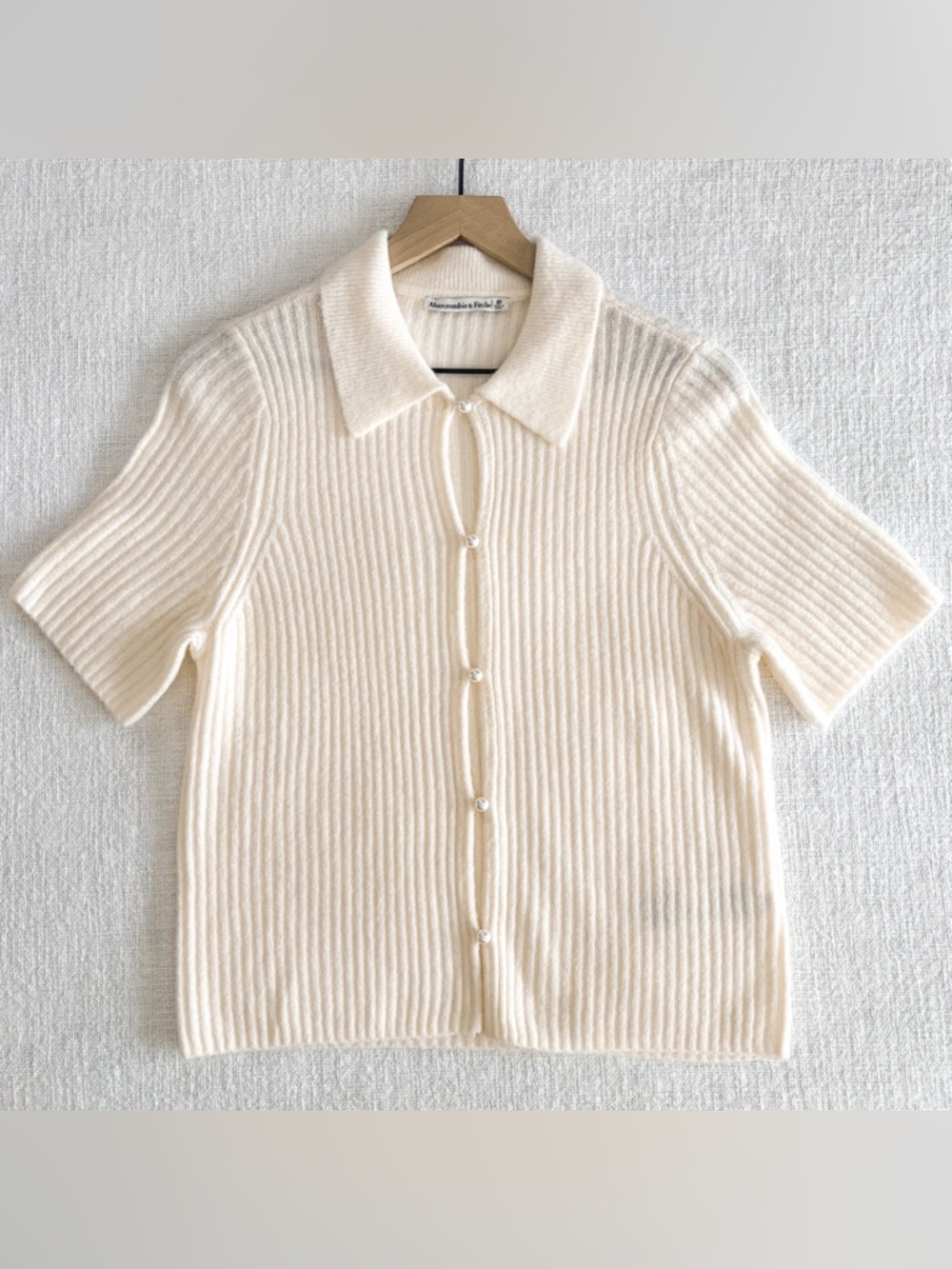 A&F ribbed short sleeve cardigan. - Picture 3 of 8